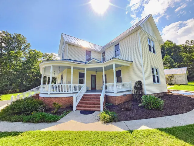 $434,950 | 408 Cumblerland Avenue, New Castle, VA 24127
