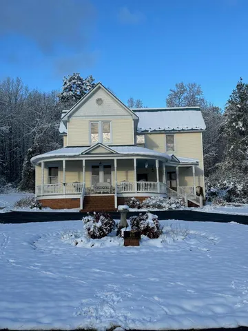 $434,950 | 408 Cumblerland Avenue, New Castle, VA 24127