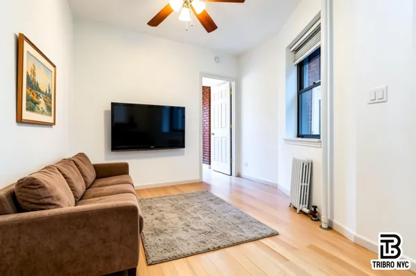 $8,100 | 406 West 48th Street, Unit 4F | Hell's Kitchen