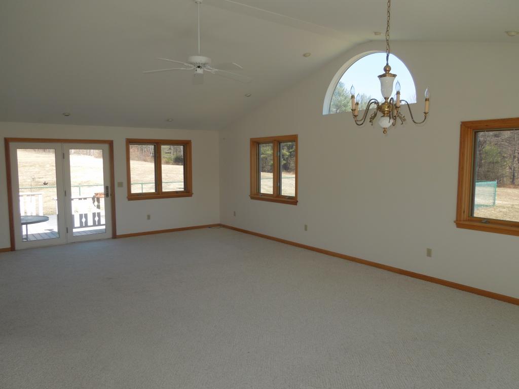 183 Rays Way Hartford, VT 05001 - Photo 8 of 35 Gallery Image 8