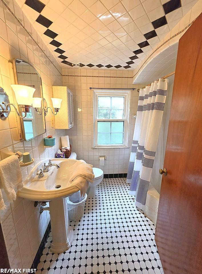 543 Vernier Road Grosse Pointe Woods, MI 48236 - Photo 19 of 41 Gallery Image 19
