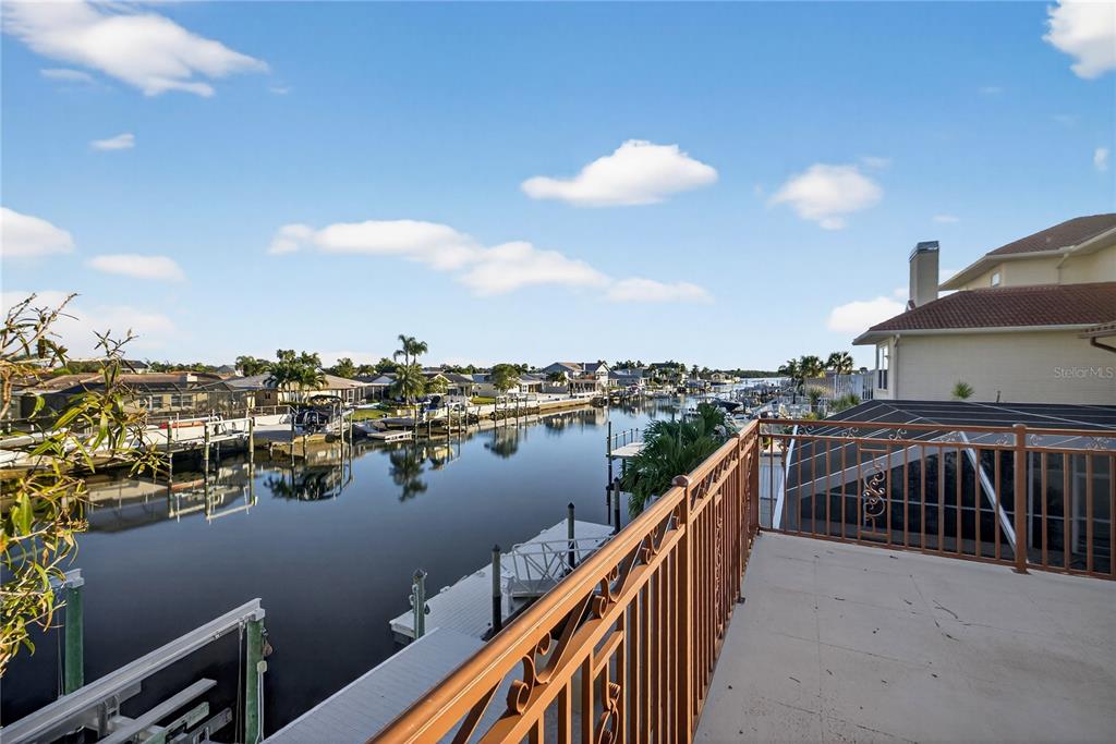 5124 South Shore Drive New Port Richey, FL 34652 - Photo 6 of 100