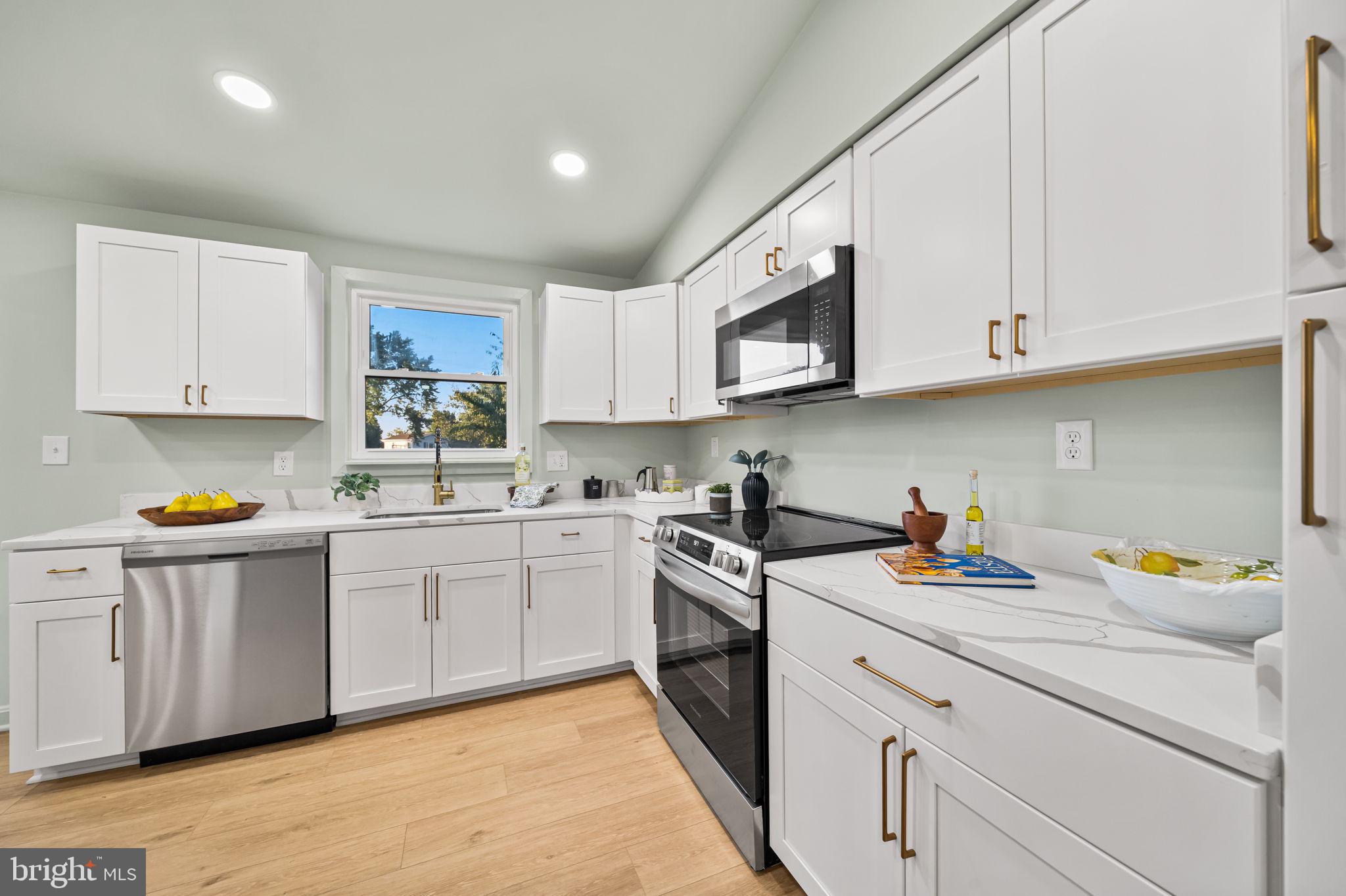 4426 Cub Run Road Chantilly, VA 20151 - Photo 2 of 46