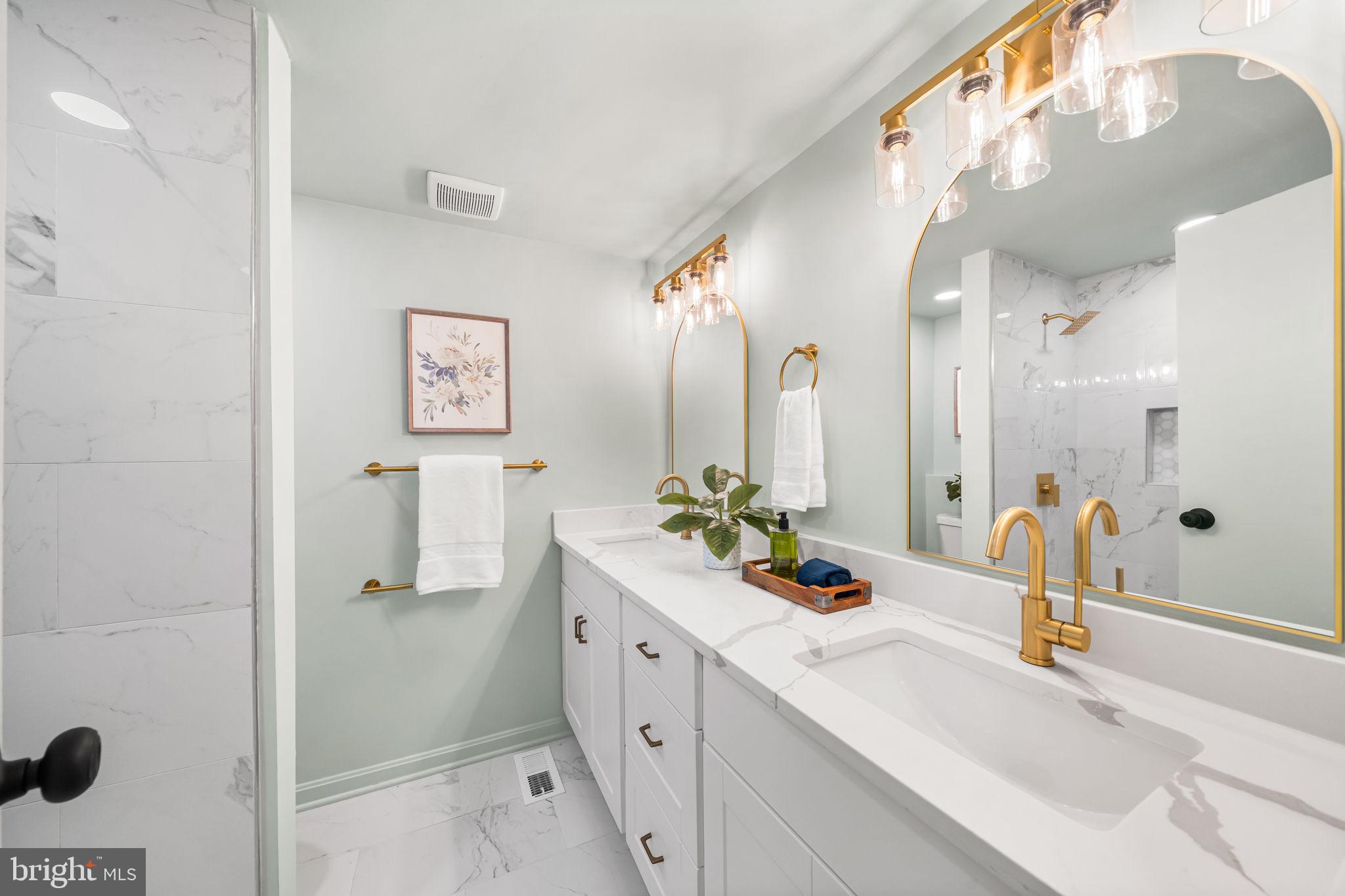 4426 Cub Run Road Chantilly, VA 20151 - Photo 3 of 46