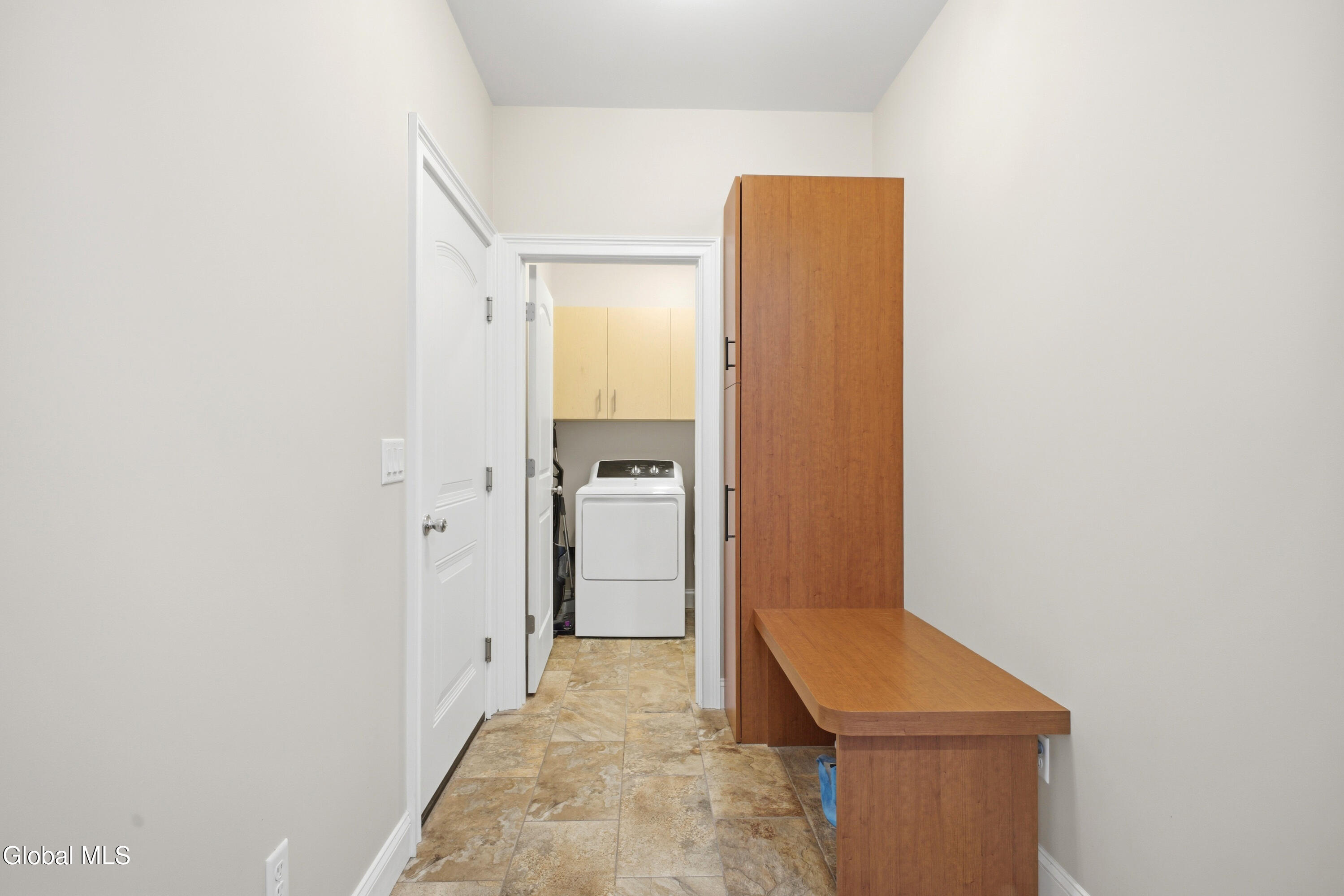 4 Greenwood Road Lake George, NY 12845 - Photo 21 of 36 MudRmArea_LaundryRm