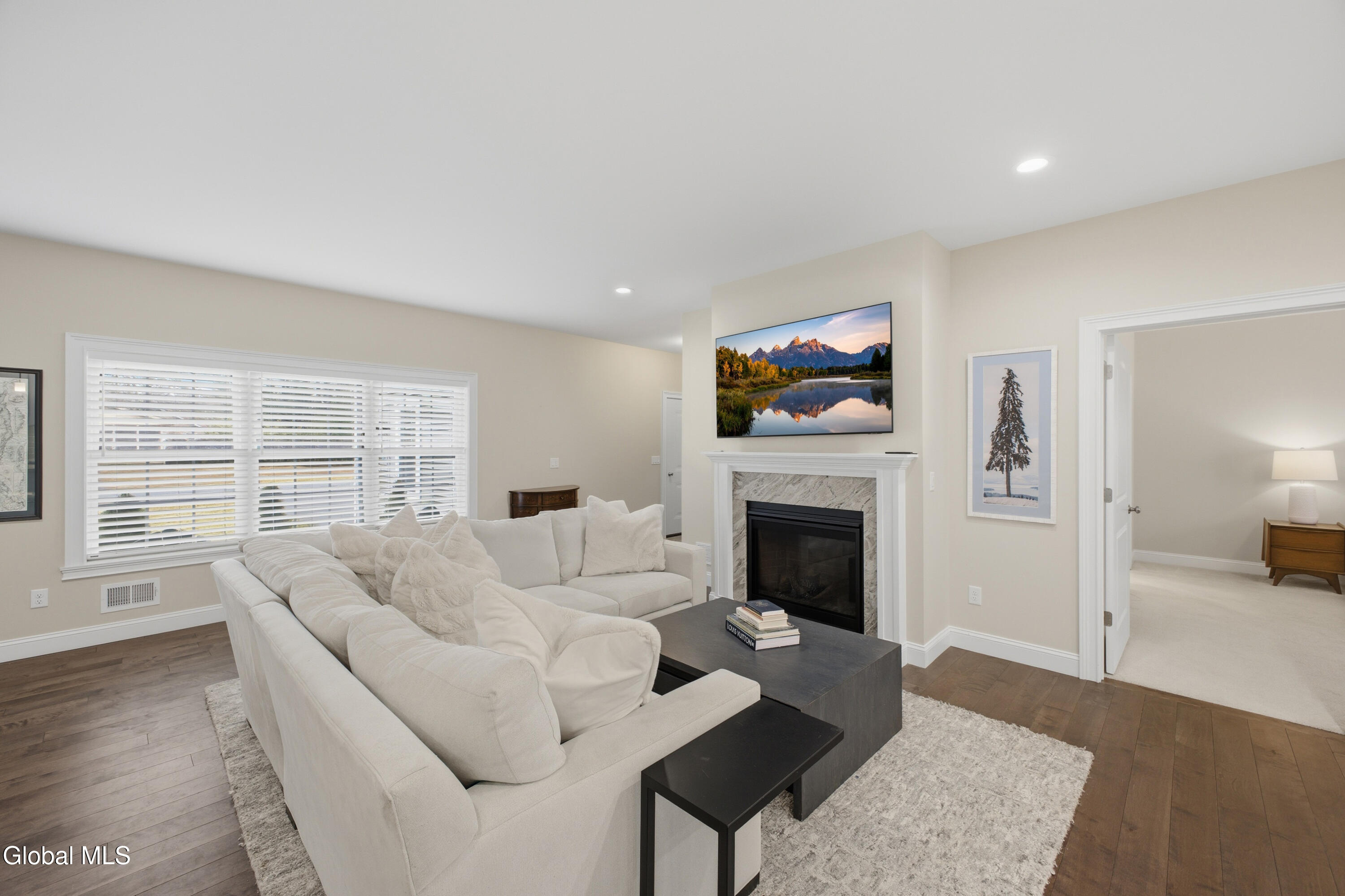 4 Greenwood Road Lake George, NY 12845 - Photo 7 of 36 LivingRm