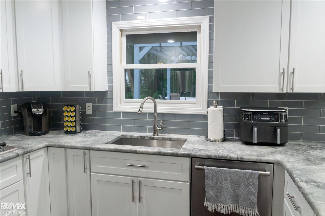 6041 Swartout Road Algonac, MI 48001 - Photo 8 of 26 50051867-7.JPG