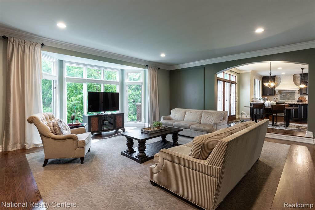 816 Palms Road Bloomfield Hills, MI 48304 - Photo 12 of 48
