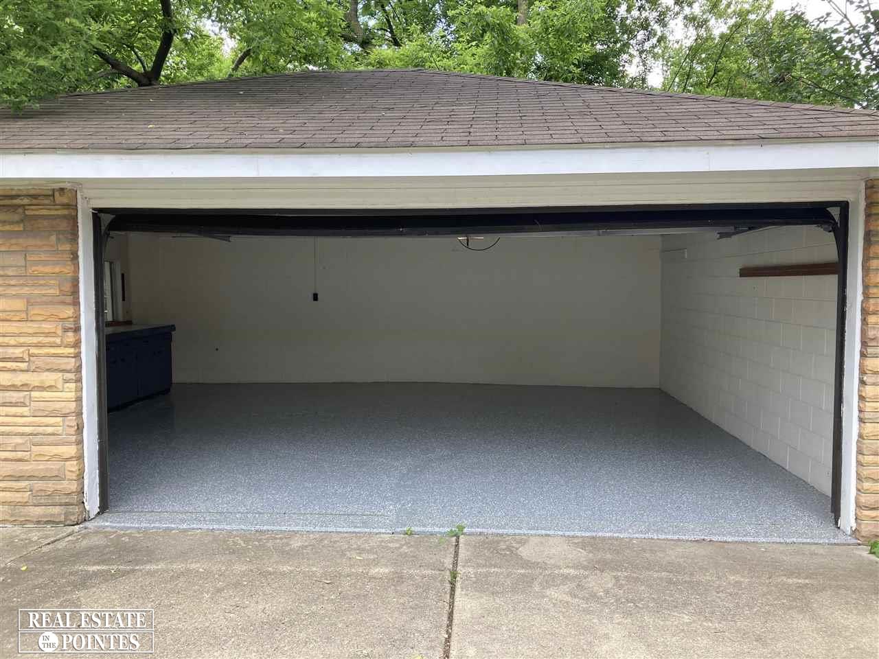 2050 Roslyn Road Grosse Pointe Woods, MI 48236 - Photo 29 of 30