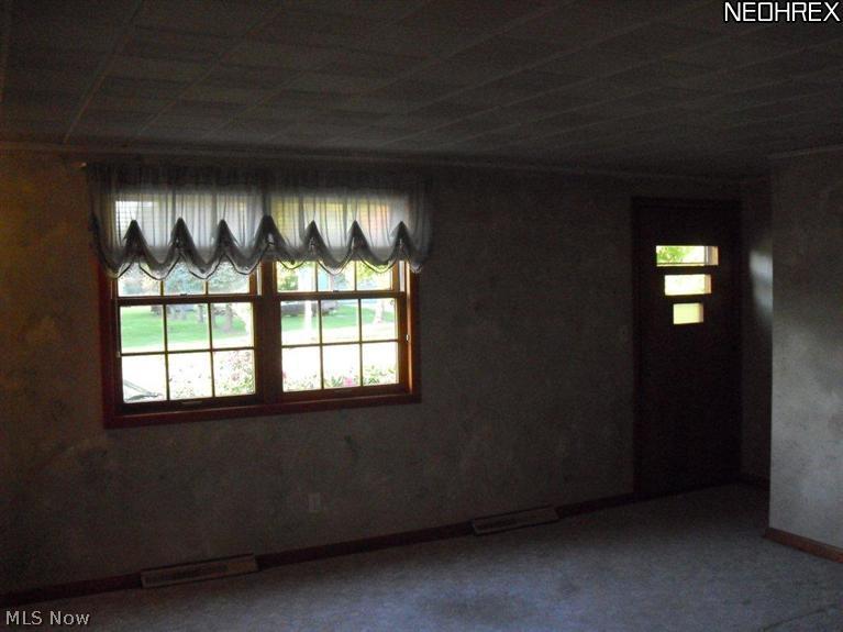896 Pearlman Road Akron, OH 44319 - Photo 10 of 25 View of family room