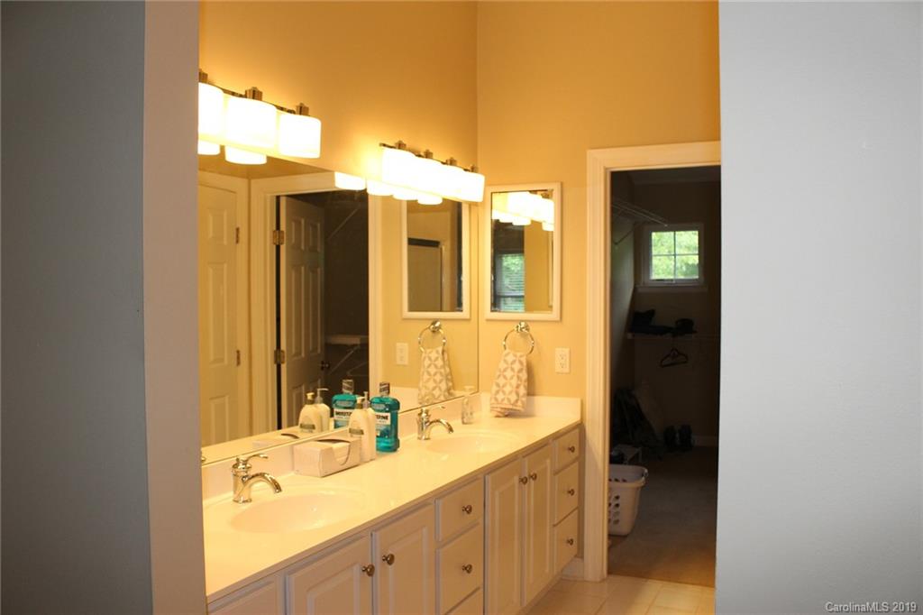 99 Ridgetop Circle, Unit 301 Brevard, NC 28712 - Photo 12 of 12 Gallery Image 12