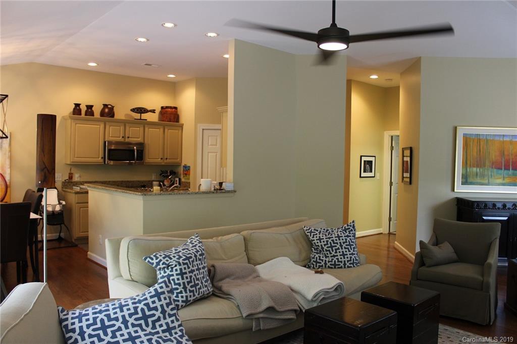 99 Ridgetop Circle, Unit 301 Brevard, NC 28712 - Photo 6 of 12 Gallery Image 6