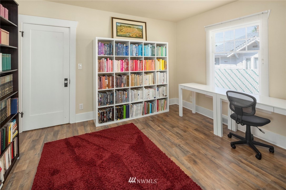 1905 Talbot Road South Renton, WA 98055 - Photo 13 of 27