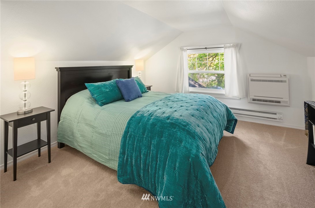 1905 Talbot Road South Renton, WA 98055 - Photo 19 of 27