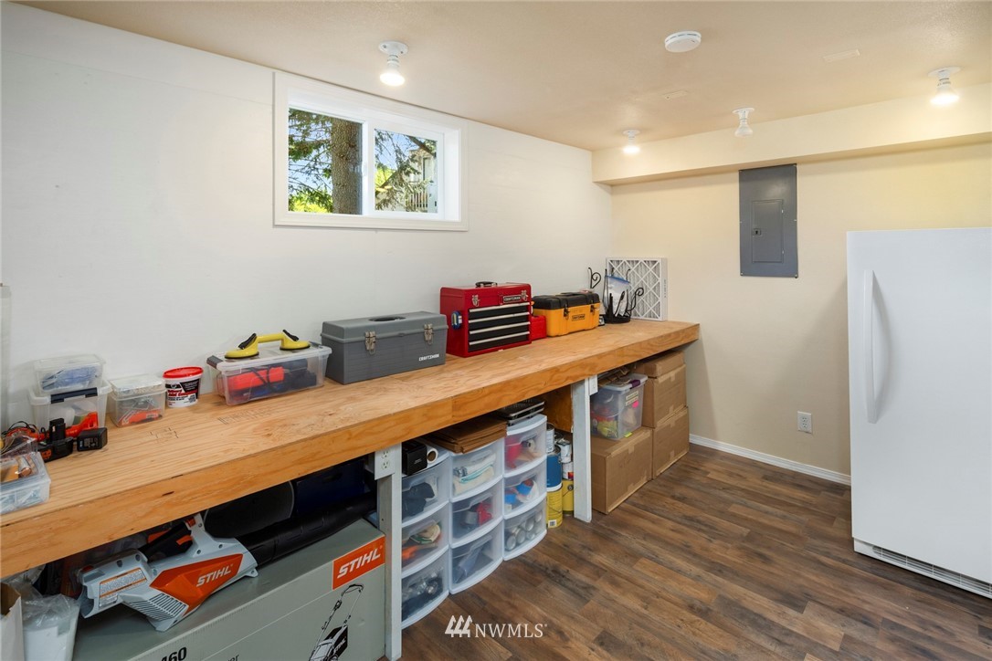 1905 Talbot Road South Renton, WA 98055 - Photo 22 of 27