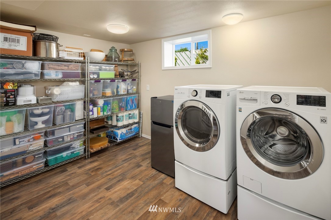 1905 Talbot Road South Renton, WA 98055 - Photo 25 of 27