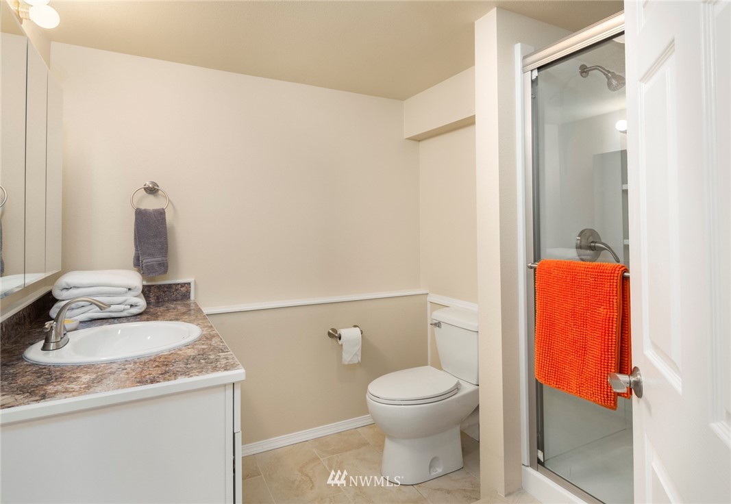 1905 Talbot Road South Renton, WA 98055 - Photo 26 of 27