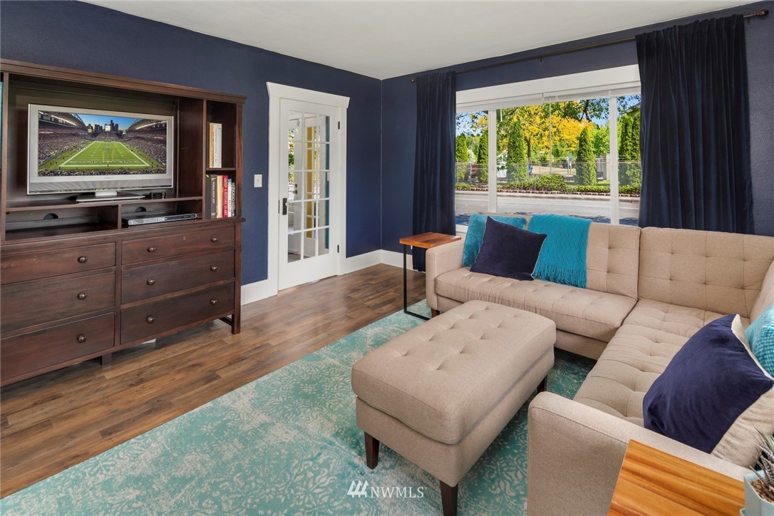 1905 Talbot Road South Renton, WA 98055 - Photo 6 of 27