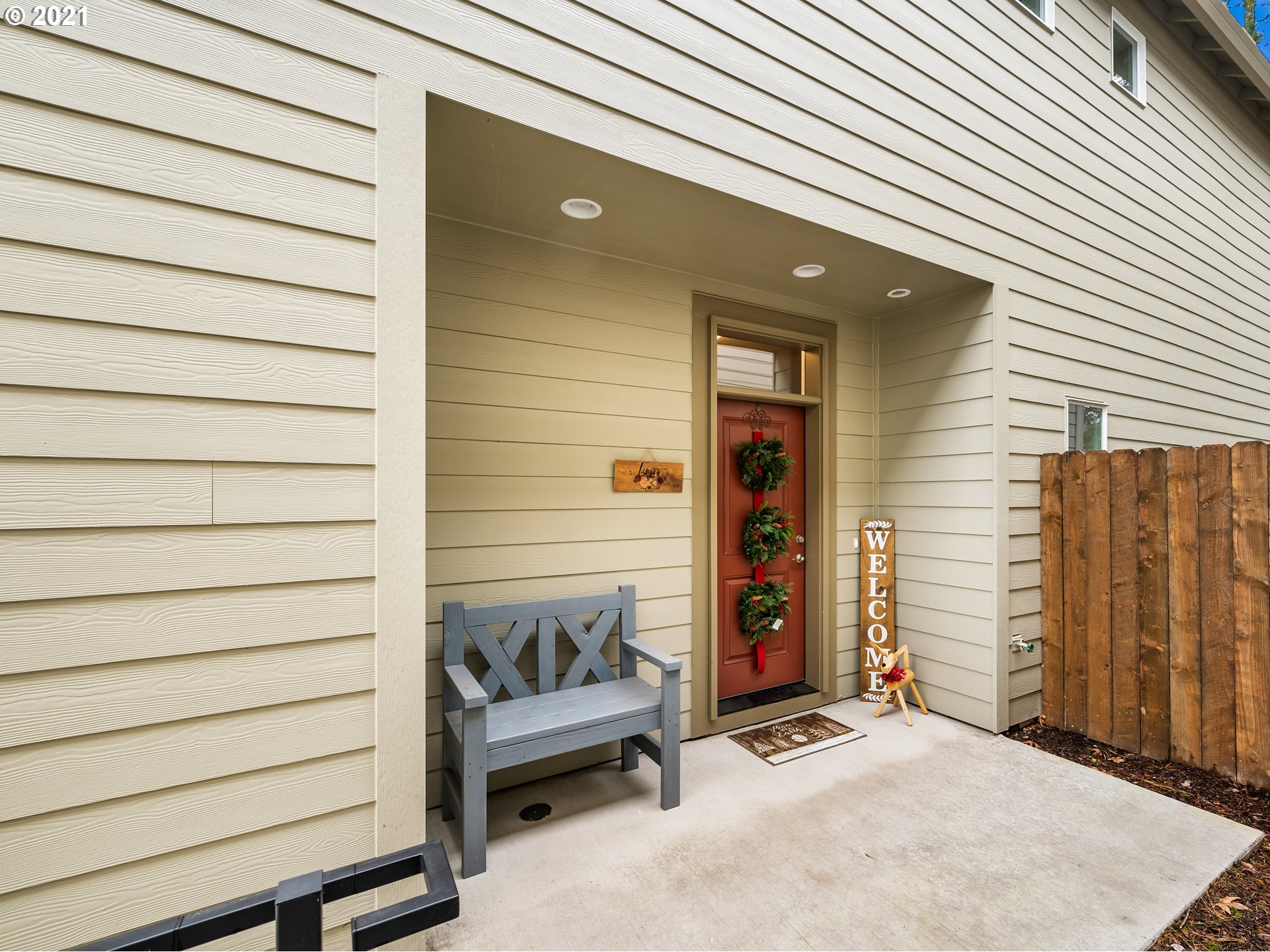 1133 South Union Place Ridgefield, WA 98642 - Photo 3 of 27 a view of outdoor space and livingroom