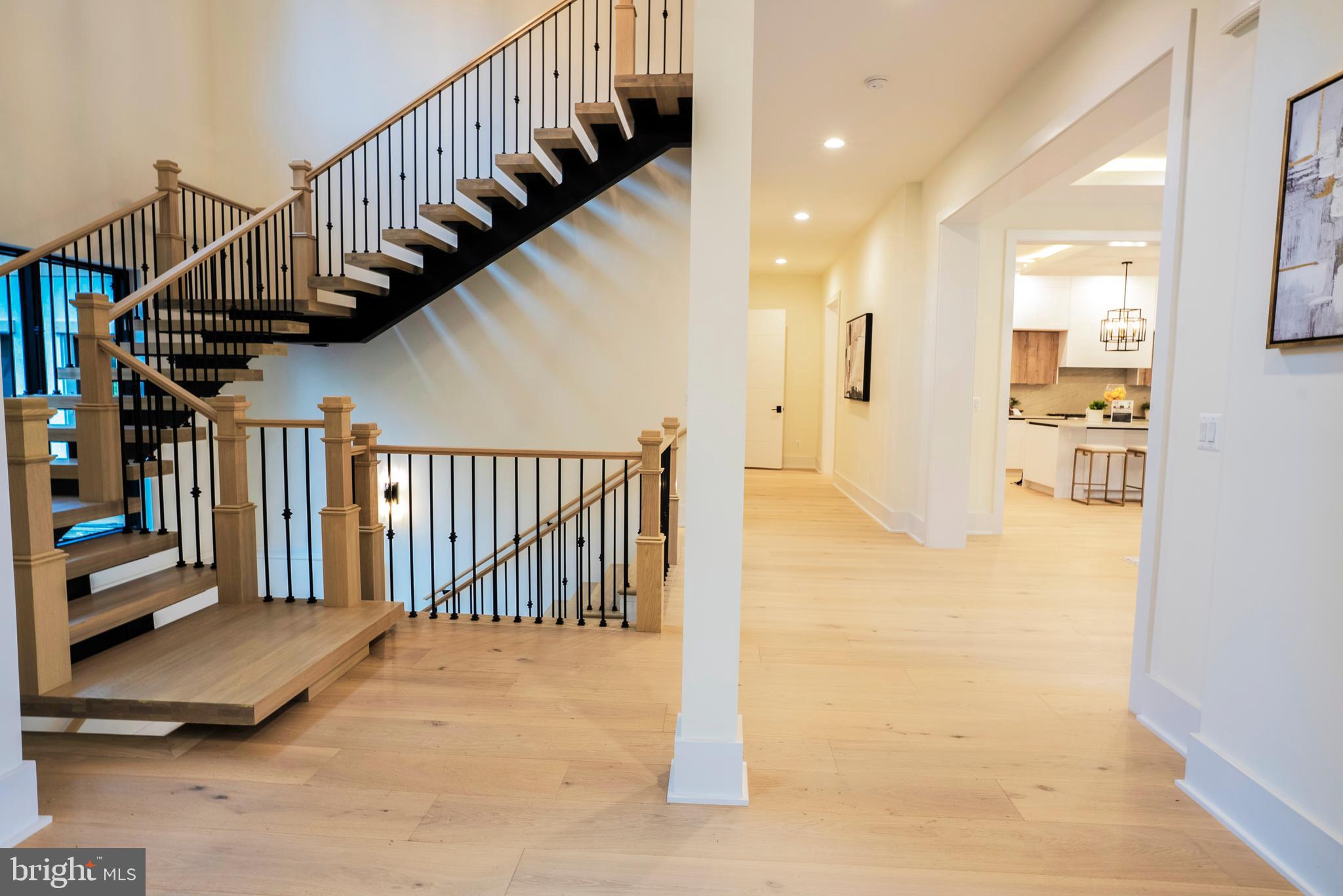5947 Doyle Road Clifton, VA 20124 - Photo 39 of 69 a view of entryway and hall