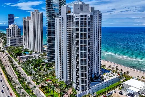 $8,900 | 18911 Collins Avenue, Unit 506 ON 5, Sunny Isles Beach, FL 33160