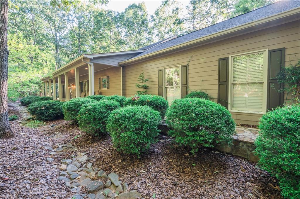 Welcome to lovely 795 Hunters Trace in Big Canoe