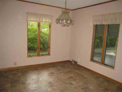 6344 Fenton Road Flint, MI 48507 - Photo 9 of 14 20213617-8.JPG