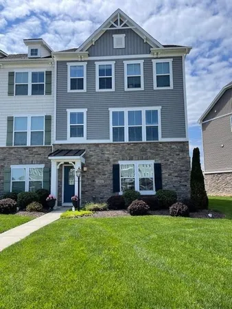 $375,000 | 4054 Overview Drive, Canonsburg, PA 15317