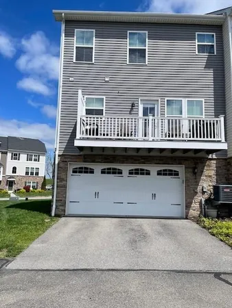 $375,000 | 4054 Overview Drive, Canonsburg, PA 15317