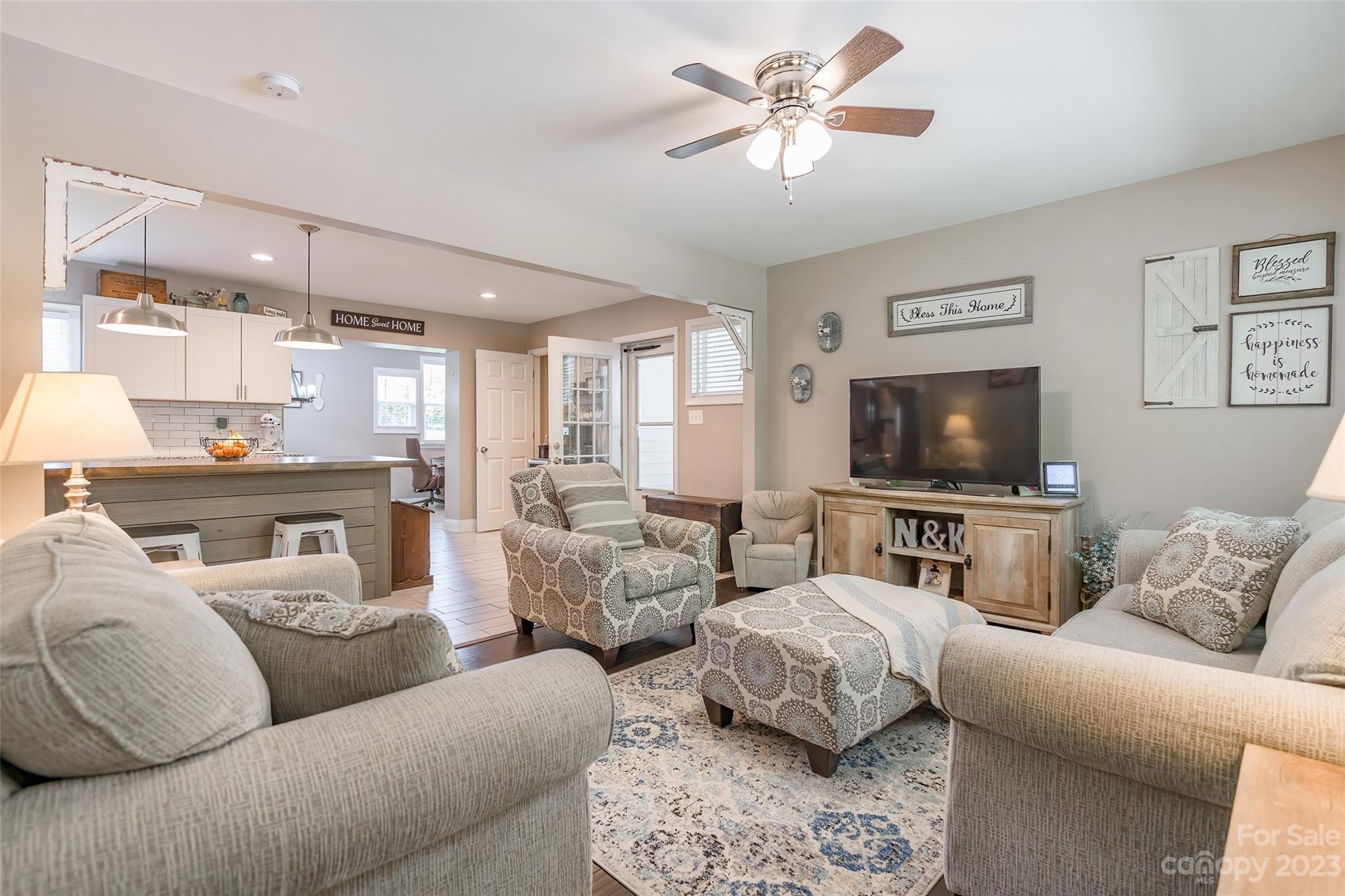 1514 Shiloh Unity Road Lancaster, SC 29720 - Photo 5 of 26 a living room with furniture and a flat screen tv