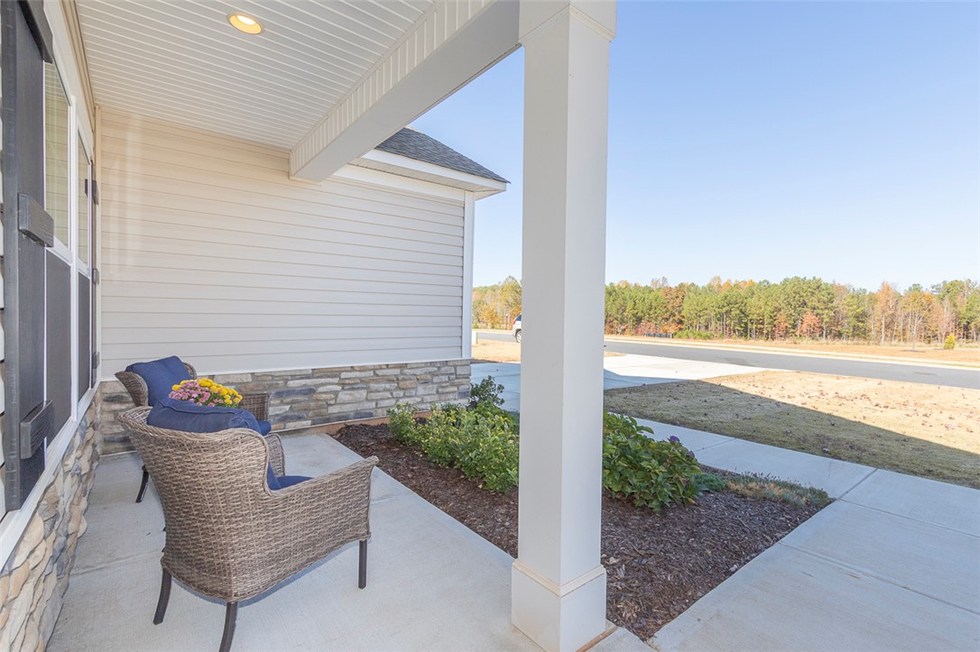 310 Alameda Lane Pendleton, SC 29670 - Photo 4 of 44
