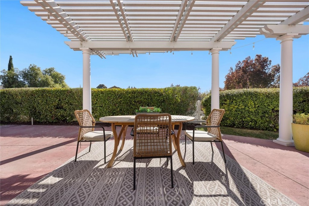 1608 Via Flora Paso Robles, CA 93446 - Photo 37 of 57 a view of a chairs and table in the patio