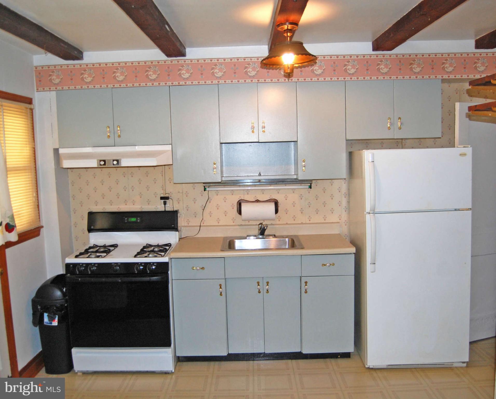 1926 Ormand Road Baltimore, MD 21222 - Photo 5 of 14 Kitchen
