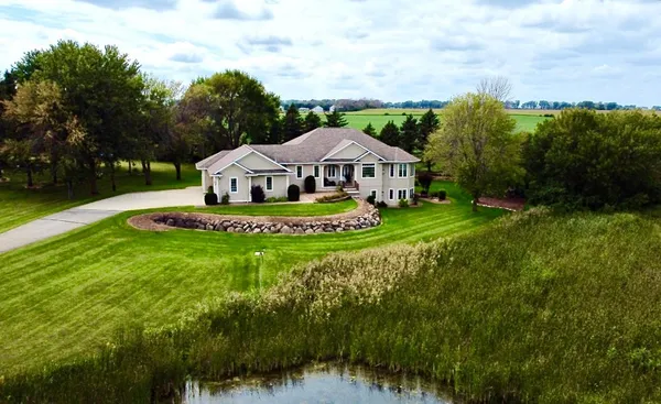 $799,000 | 1250 South Crailsheim Road, Worthington, MN 56187