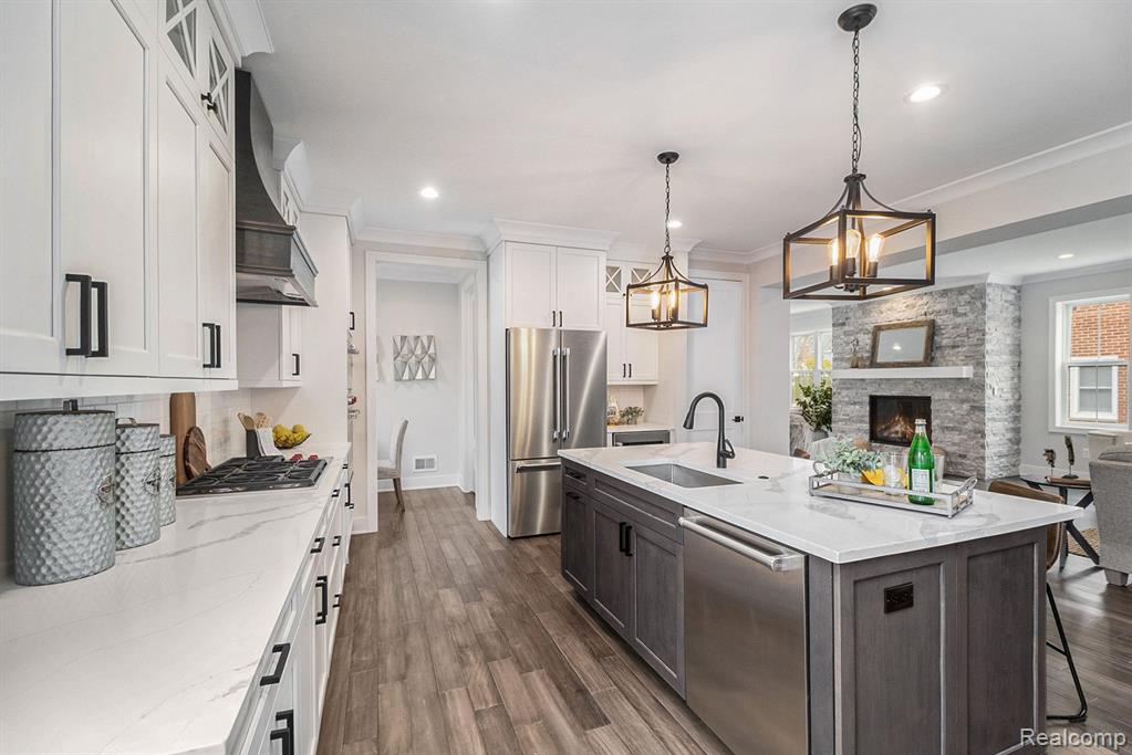 2168 Manchester Road Birmingham, MI 48009 - Photo 9 of 44 Gallery Image 9