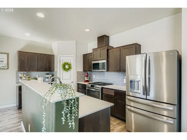 $479,900 | 900 Bear Creek Drive, Molalla, OR 97038