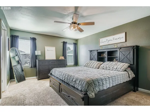 $479,900 | 900 Bear Creek Drive, Molalla, OR 97038