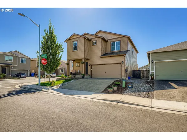 $479,900 | 900 Bear Creek Drive, Molalla, OR 97038