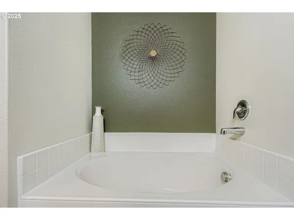 $479,900 | 900 Bear Creek Drive, Molalla, OR 97038