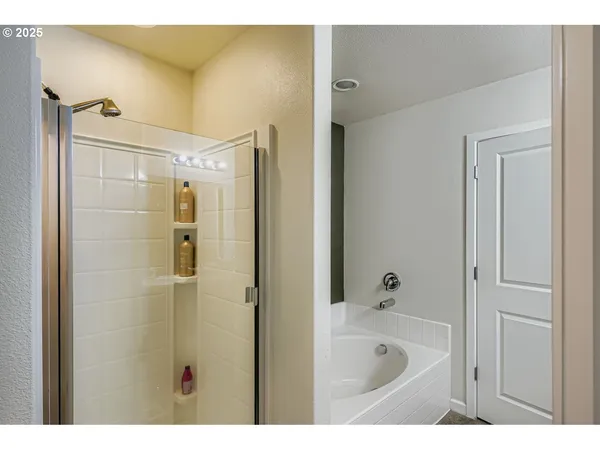 $479,900 | 900 Bear Creek Drive, Molalla, OR 97038