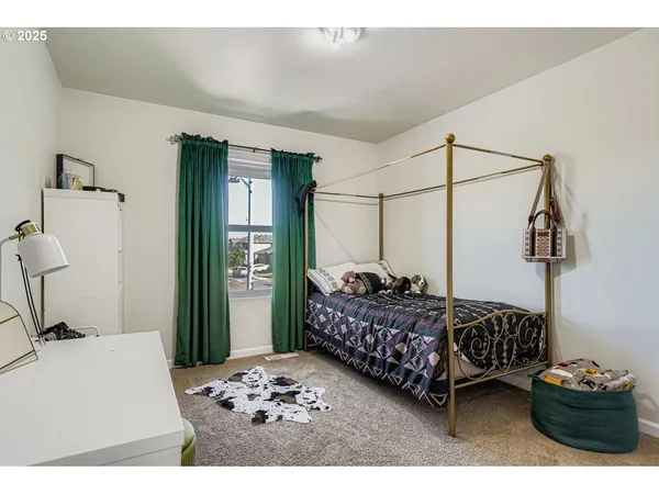 $479,900 | 900 Bear Creek Drive, Molalla, OR 97038