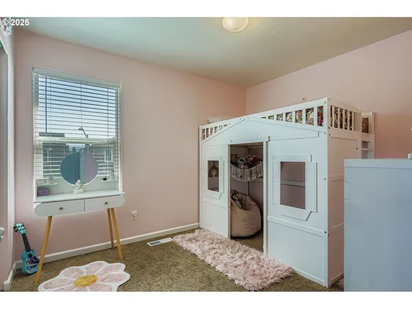 $479,900 | 900 Bear Creek Drive, Molalla, OR 97038