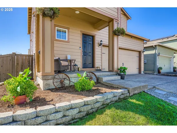 $479,900 | 900 Bear Creek Drive, Molalla, OR 97038