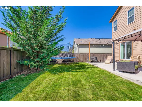 $479,900 | 900 Bear Creek Drive, Molalla, OR 97038