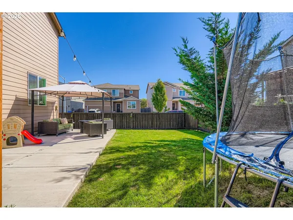 $479,900 | 900 Bear Creek Drive, Molalla, OR 97038