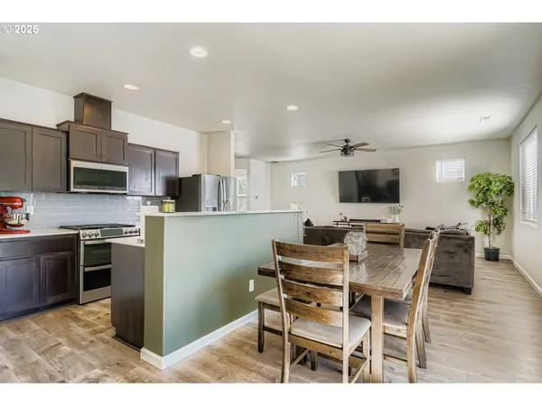 $479,900 | 900 Bear Creek Drive, Molalla, OR 97038