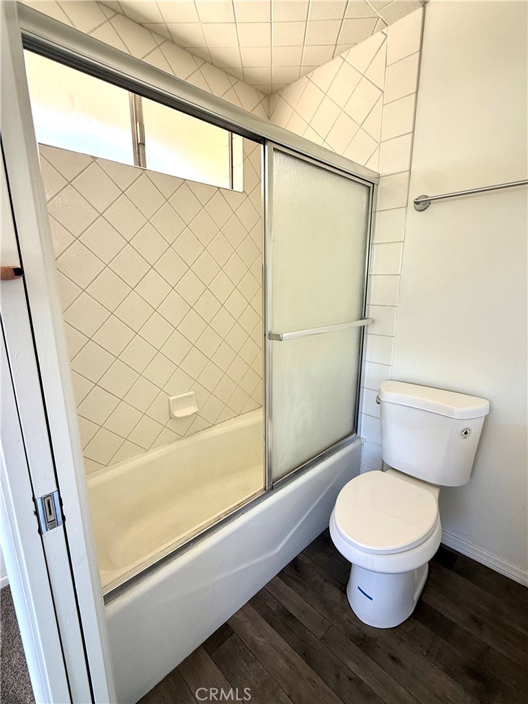 20565 Winona Road Apple Valley, CA 92308 - Photo 23 of 32 Primary bathroom