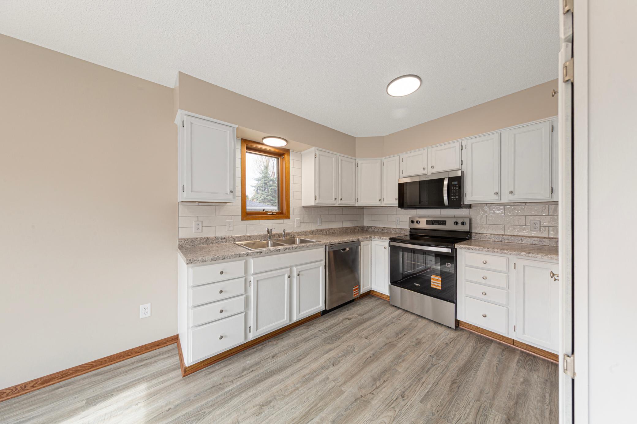 404 Pilgrim Street St. Clair, MN 56080 - Photo 8 of 42