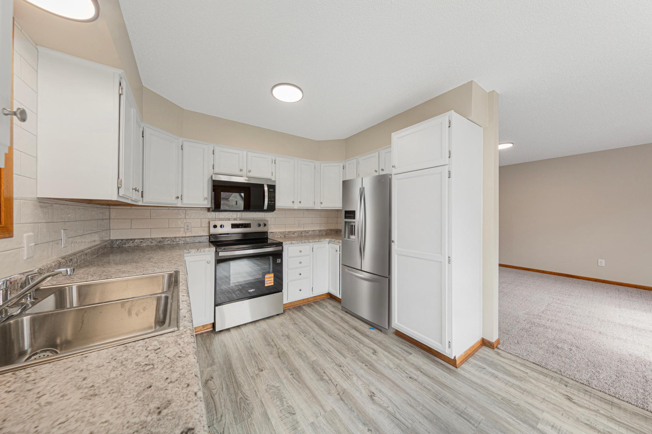 404 Pilgrim Street St. Clair, MN 56080 - Photo 10 of 42