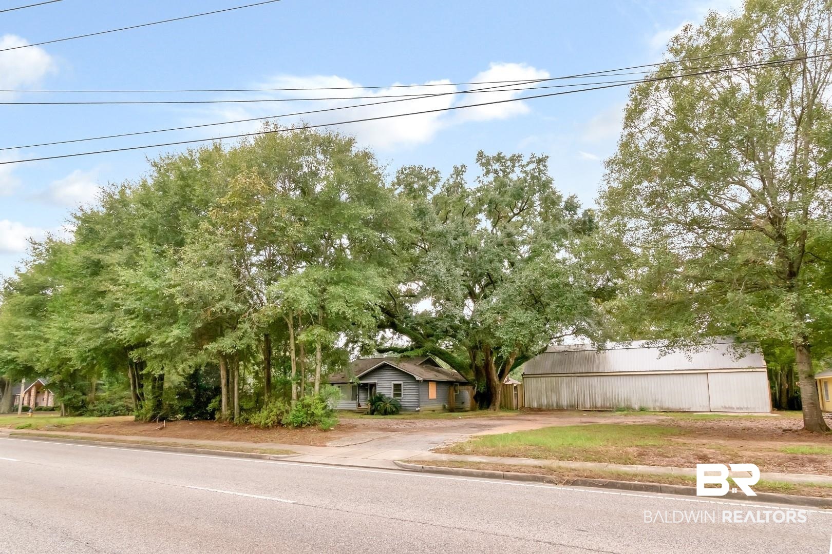 2762 Hillcrest Road Mobile, AL 36695 - Photo 2 of 25 View of front of home
